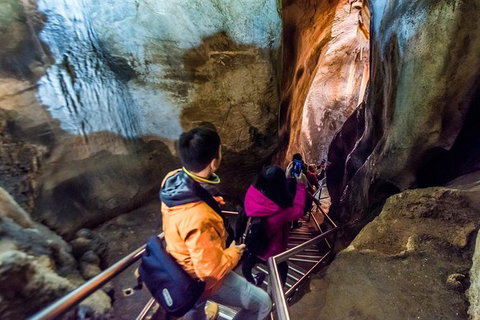 Jenolan Caves: Chifley Cave Tour - QLD Tourism 1