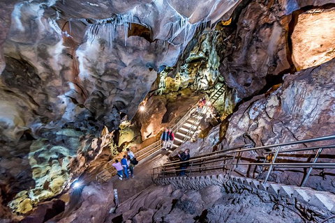 Jenolan Caves: Chifley Cave Tour - QLD Tourism 3