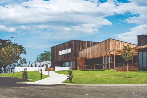 VIP Soil-To-Cellar Experience - Queensland Tourism 2