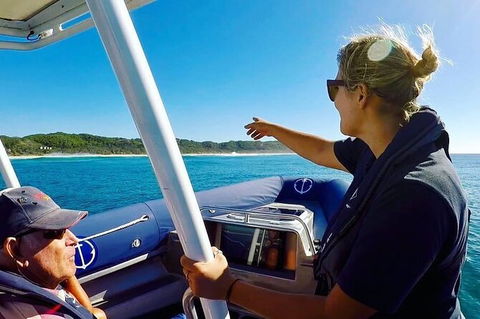 Julian Rocks Byron Bay Cruise - QLD Tourism 4