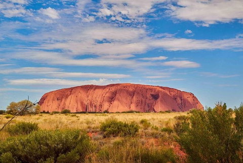 Explore Uluru: 7 Hours Guide Tour At Sunrise With Light Breakfast - QLD Tourism 1