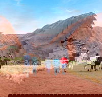 Explore Uluru 7 Hours Guide Tour at Sunrise with Light Breakfast - Queensland Tourism