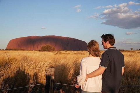 Sunset Australian Barbecue Dinner In Uluru - QLD Tourism 3