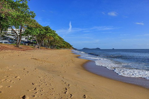 Airport Transfer - Palm Cove, Kewarra Beach & Trinity Beach To Cairns Airport - QLD Tourism 7