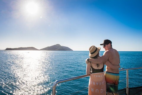 Day Sail The Whitsunday Islands On Atlantic Clipper From Airlie Beach - QLD Tourism 5