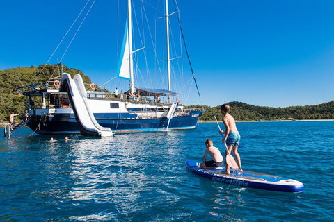 Day Sail The Whitsunday Islands On Atlantic Clipper From Airlie Beach - QLD Tourism 9