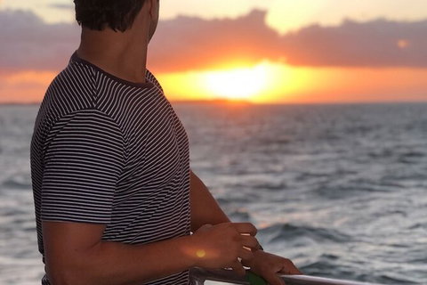 Sunset Twilight Cruise In Hervey Bay - QLD Tourism 3