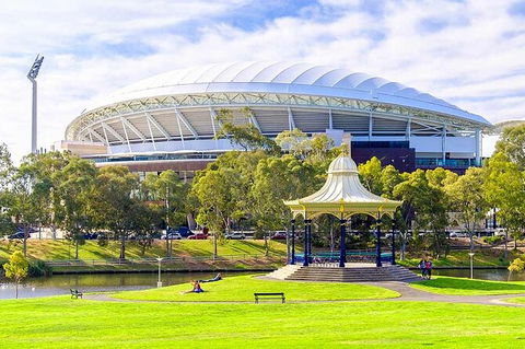 Adelaide Airport Transfers : Airport ADL To Adelaide City In Luxury Car - Queensland Tourism 8