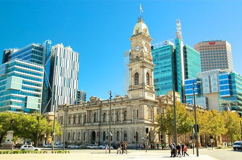 Adelaide Airport Transfers : Adelaide City To Airport ADL In Luxury Car - Queensland Tourism 7