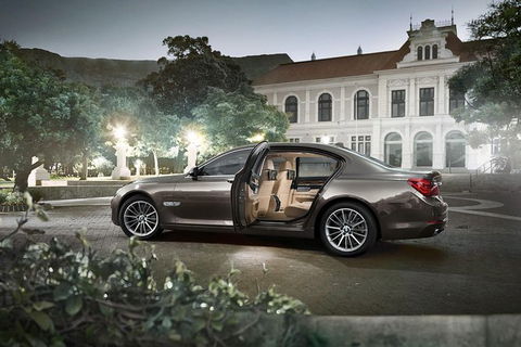 BMW Car Melbourne Airport To CBD - QLD Tourism 3