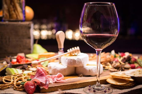 Full-Day Gourmet Wine Tour With Pick Up And Lunch - Queensland Tourism 0