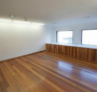 Raglan Street Gallery - Queensland Tourism