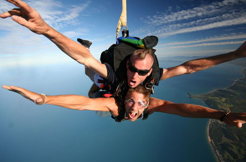 Jump The Beach Cairns - Queensland Tourism 2