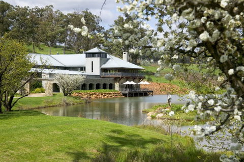 Millbrook Winery - Queensland Tourism 0