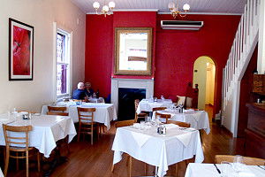 Black Ruby - Queensland Tourism 0