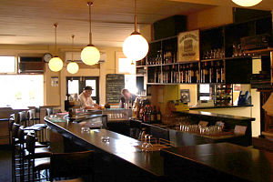 Percy's Bar And Bistro - QLD Tourism 0