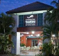 Runaway Bay Tavern - QLD Tourism