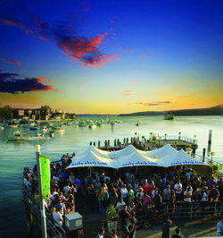 Manly Wharf Hotel - Queensland Tourism 0