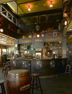 MJ Finnegans Irish Pub - QLD Tourism 0