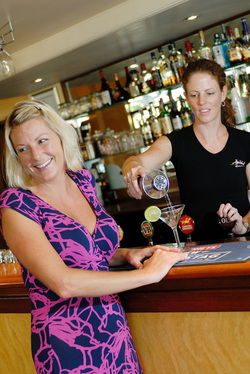 Harbord Beach Hotel - QLD Tourism 1