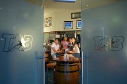 Gilhooleys Irish Pub & Restaurant - Albert Street - Queensland Tourism 3