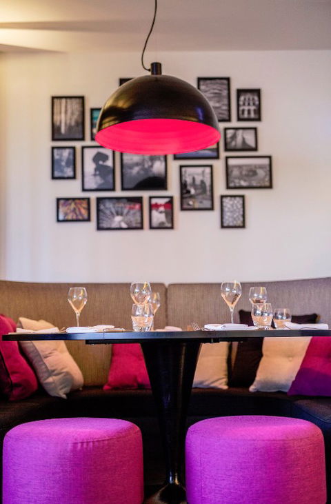 MRepublic Restaurant, Bar And Lounge - Queensland Tourism 6