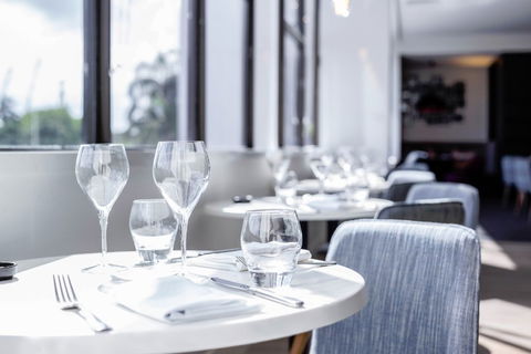 MRepublic Restaurant, Bar And Lounge - Queensland Tourism 7