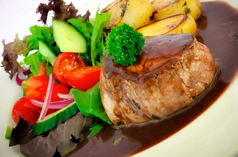 Sunset Bar & Grill - Queensland Tourism 2