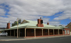 Huntington Tavern - QLD Tourism 0