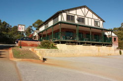 Vernon Arms Tavern - QLD Tourism 3