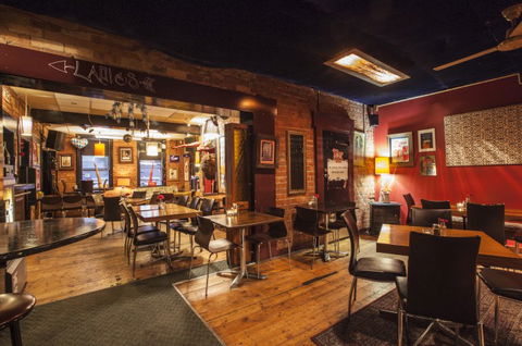 The Fox Hotel - Queensland Tourism 3