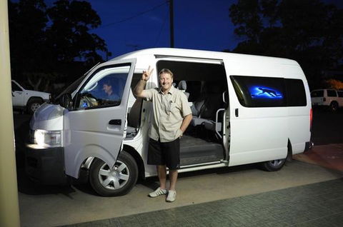 A Friend In Hand - QLD Tourism 2