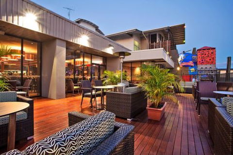 Boatshed Restaurant - Queensland Tourism 1