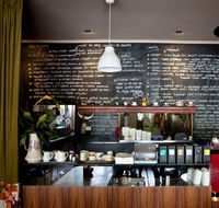 A Bite to Eat a Drink as Well - QLD Tourism