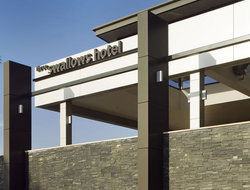 Three Swallows Hotel - Queensland Tourism 1