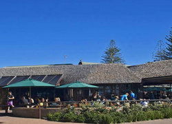 The Beach Hotel - Queensland Tourism 1