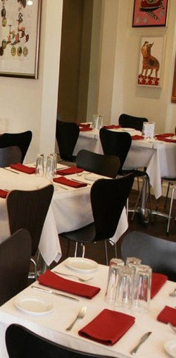 Broken Hill Hotel - QLD Tourism 1