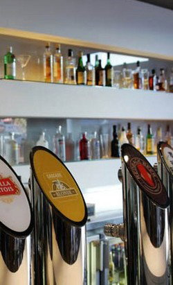 Broken Hill Hotel - QLD Tourism 2