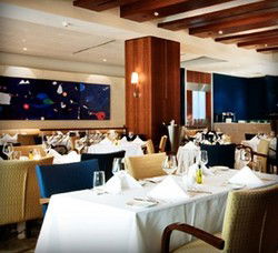 The Globe Wine Bar & Restaurant - Queensland Tourism 3