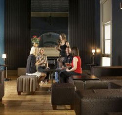 Canton Lounge Bar - Queensland Tourism 3