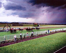 Clarendon NSW QLD Tourism
