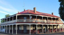 Brookton Club Hotel - QLD Tourism 0