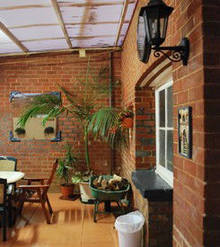 Brookton Club Hotel - QLD Tourism 1