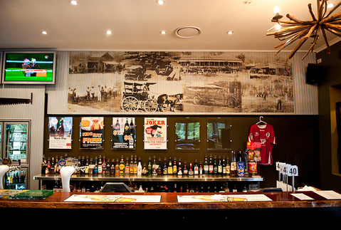 Cooroy Hotel - QLD Tourism 1