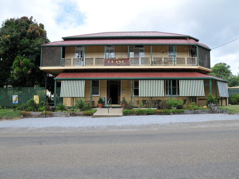 Grand Hotel Many Peaks - Queensland Tourism 4