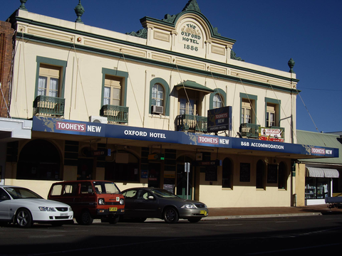 Oxford Hotel - Queensland Tourism 2