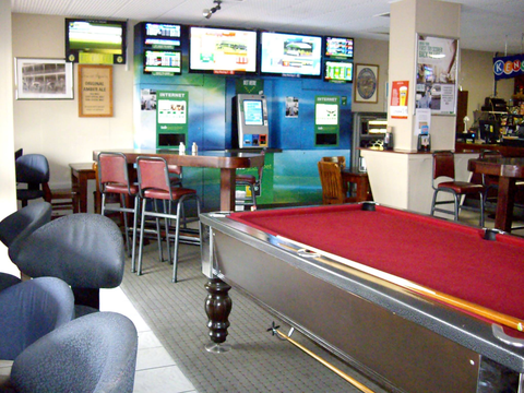Oxford Hotel - Queensland Tourism 3
