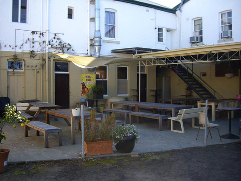 Oxford Hotel - Queensland Tourism 4
