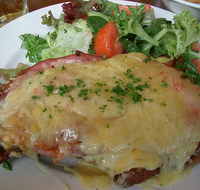 Raglan Tavern - Queensland Tourism