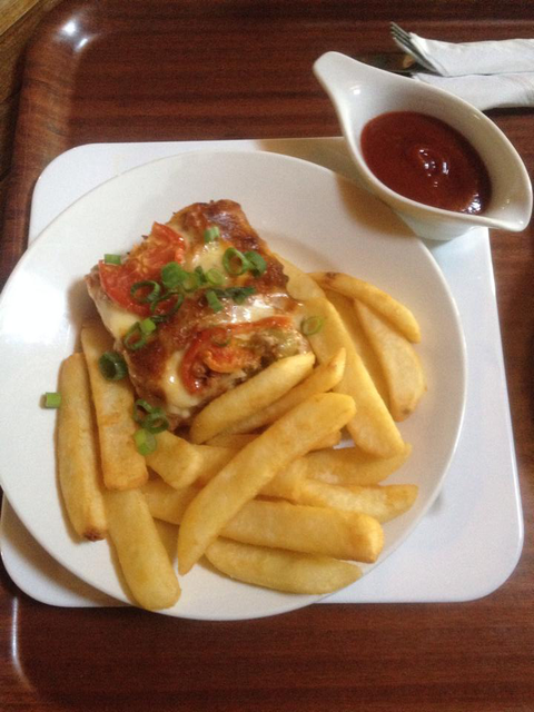 The Caves Country Pub - QLD Tourism 0